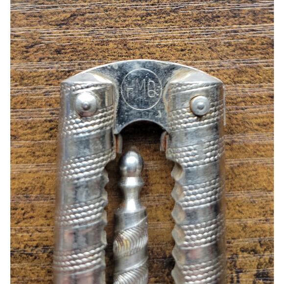 Vintage HMB 5" Nut Cracker/Sheller and Pick - used - Picture 4 of 5